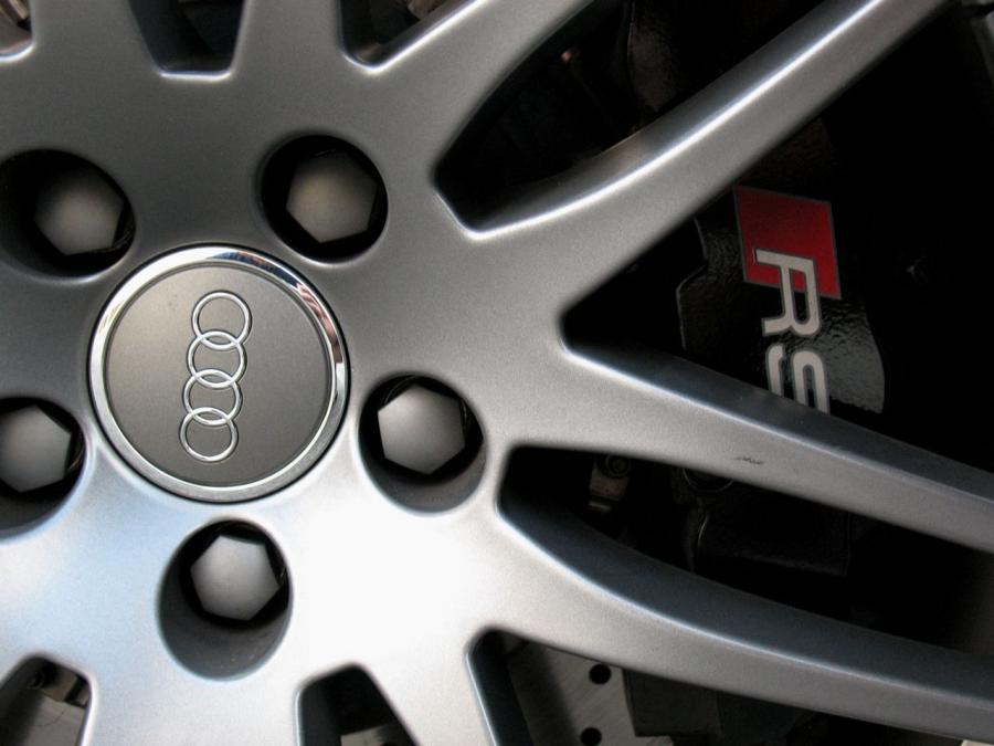 Колеса Audi RS4 Sedan (B7, 8E) 2005 года  (NA) (фото 3 из 45)